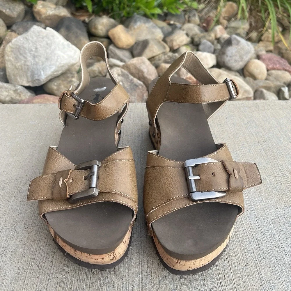 Corky's Size 8 Platform Wedge Sandals Brown Buckle Cork Footbed Lightweight